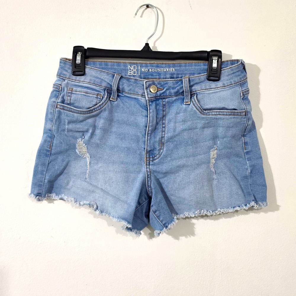 No Boundaries NOBO Light Wash Distressed Denim Shorts Size 9 Raw Hem Y2K